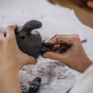 Kids Morning Pottery Workshop: Clay Dog 🎨 Date: Monday 26 Oct 🕙 Time: 9:00 AM – 12:00 PM